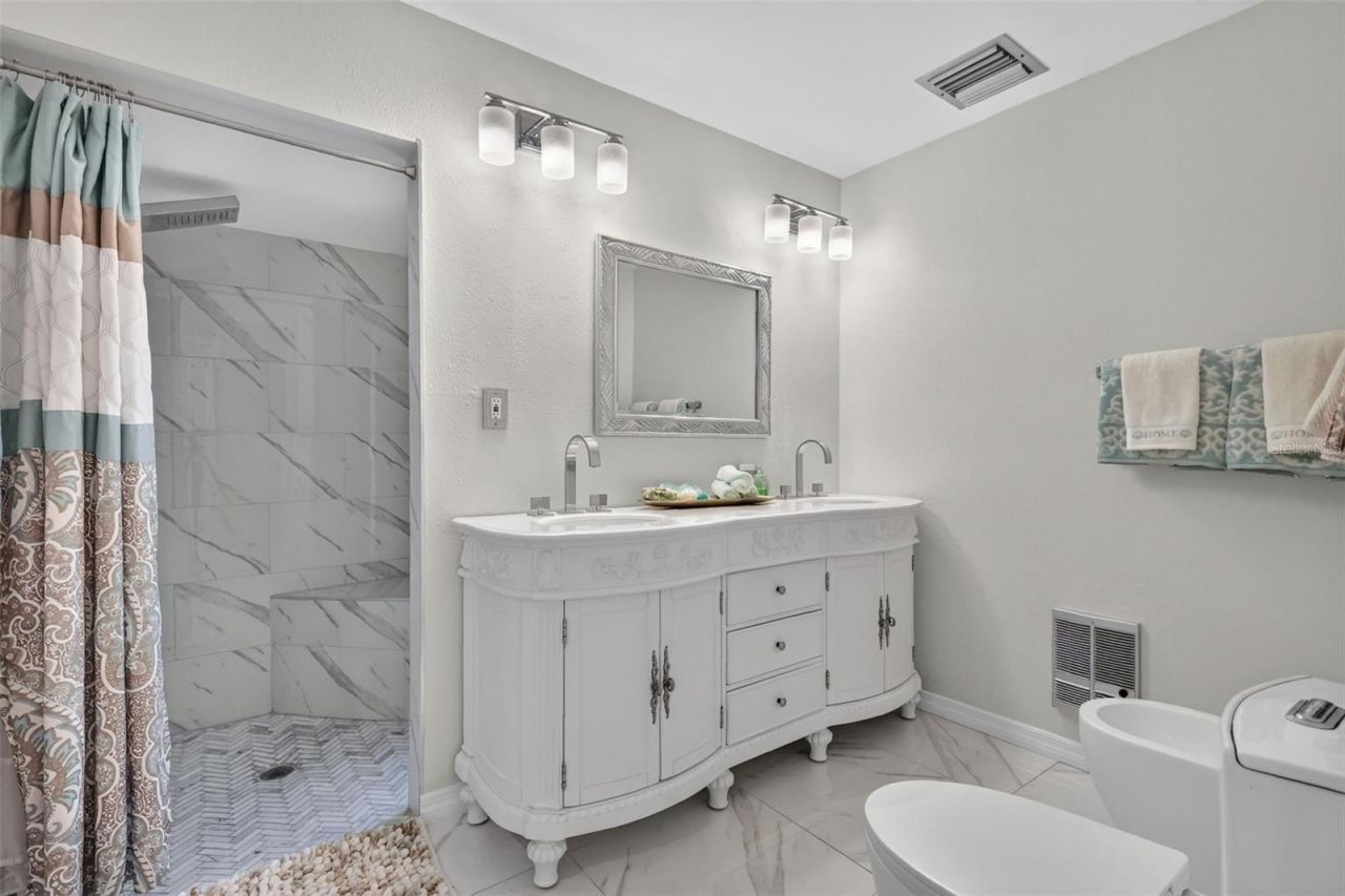 21 Townhill Drive, Eustis, FL 32726 Photo