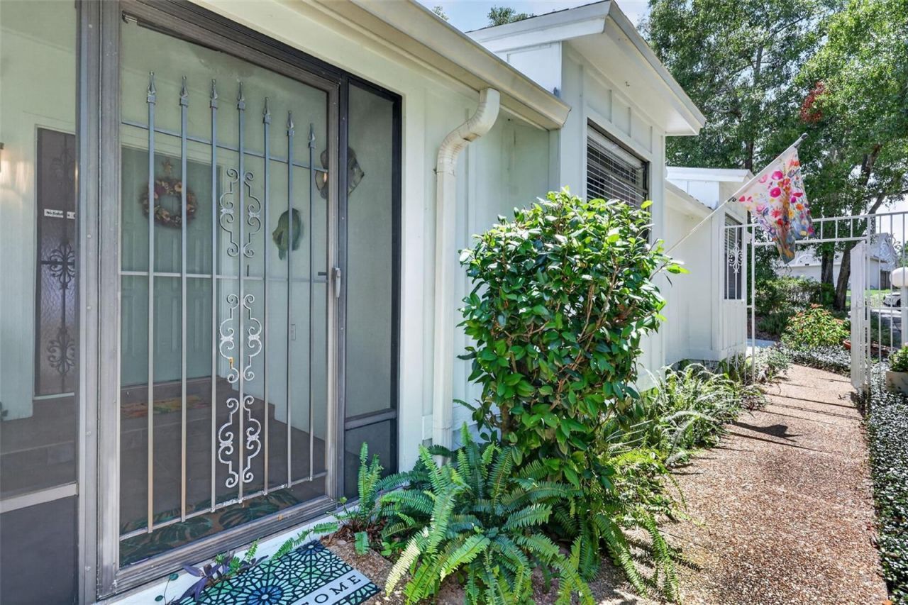 21 Townhill Drive, Eustis, FL 32726 Photo