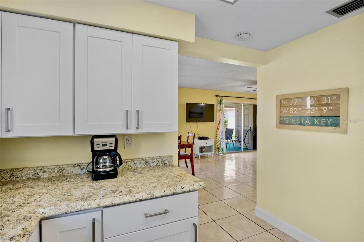 159 Vista Hermosa Circle, Unit 27B, Sarasota, FL 34242 Photo