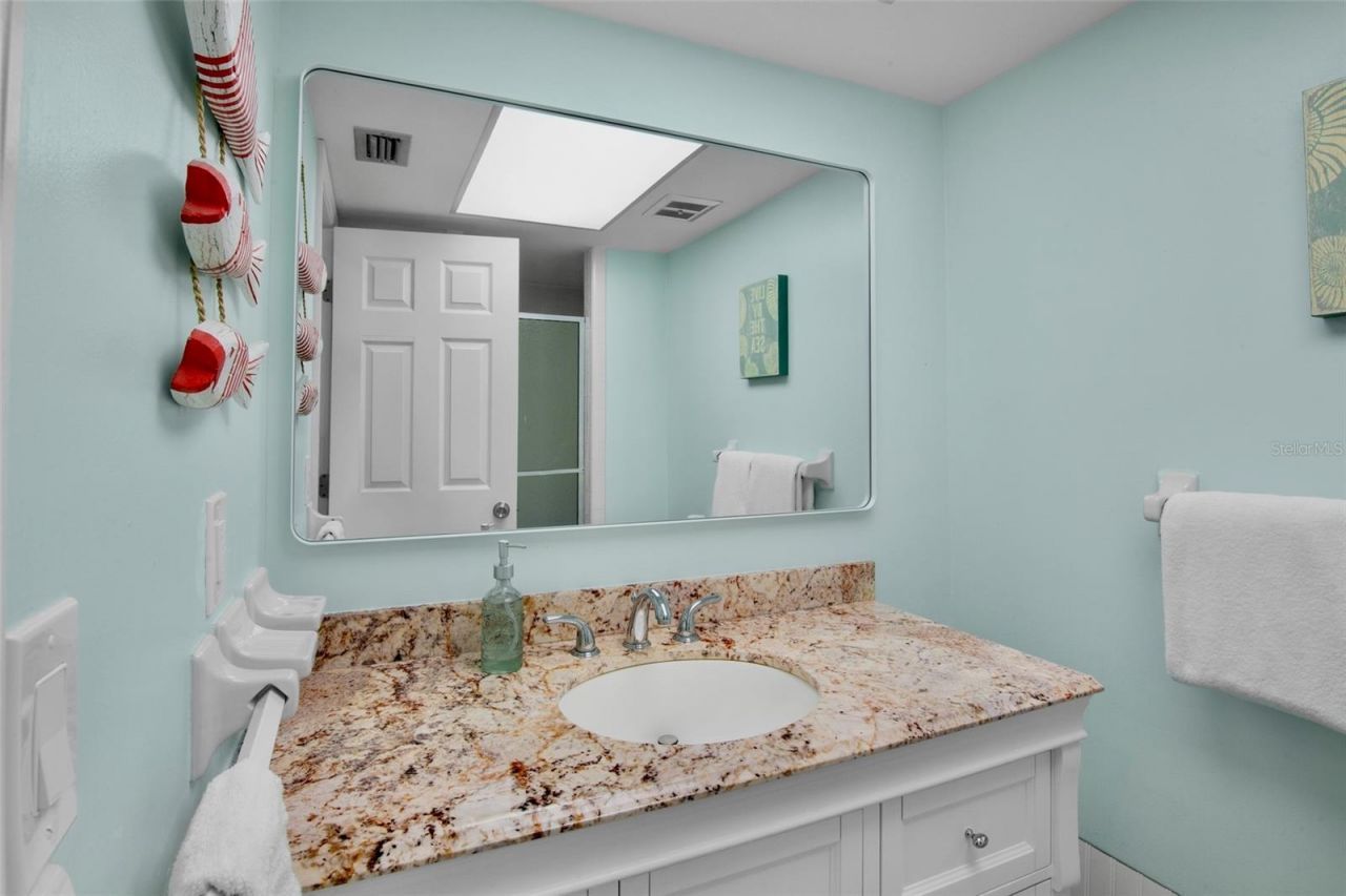 159 Vista Hermosa Circle, Unit 27B, Sarasota, FL 34242 Photo