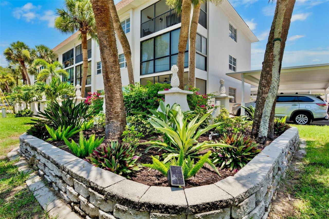 159 Vista Hermosa Circle, Unit 27B, Sarasota, FL 34242 Photo