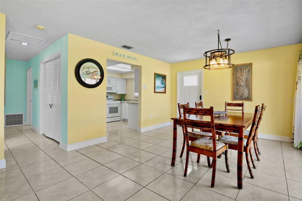 159 Vista Hermosa Circle, Unit 27B, Sarasota, FL 34242 Photo