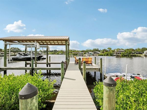 806 BLUE HERON BOULEVARD , RUSKIN, FL 33570