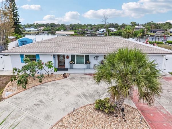 806 BLUE HERON BOULEVARD , RUSKIN, FL 33570