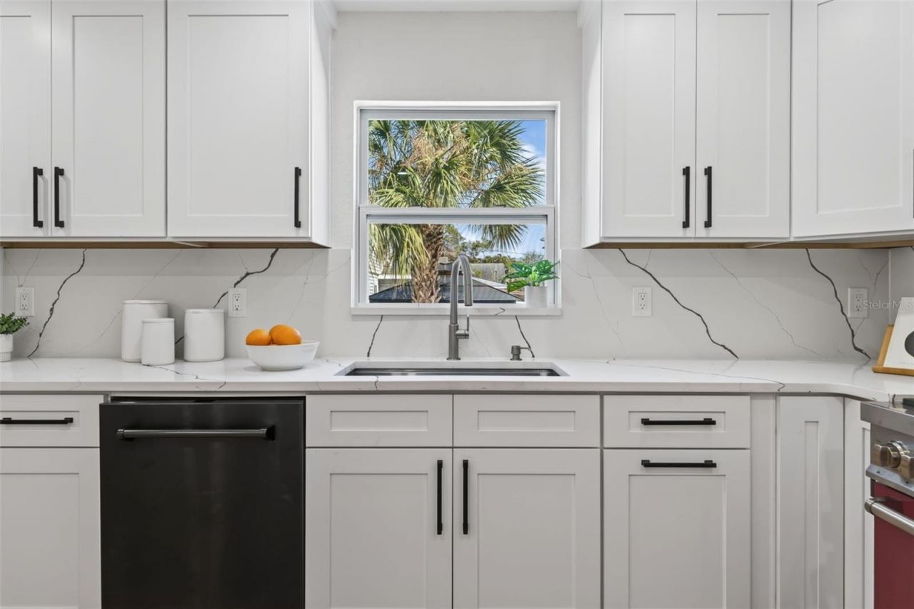 310 Park Street N, Saint Petersburg, FL 33710 Photo