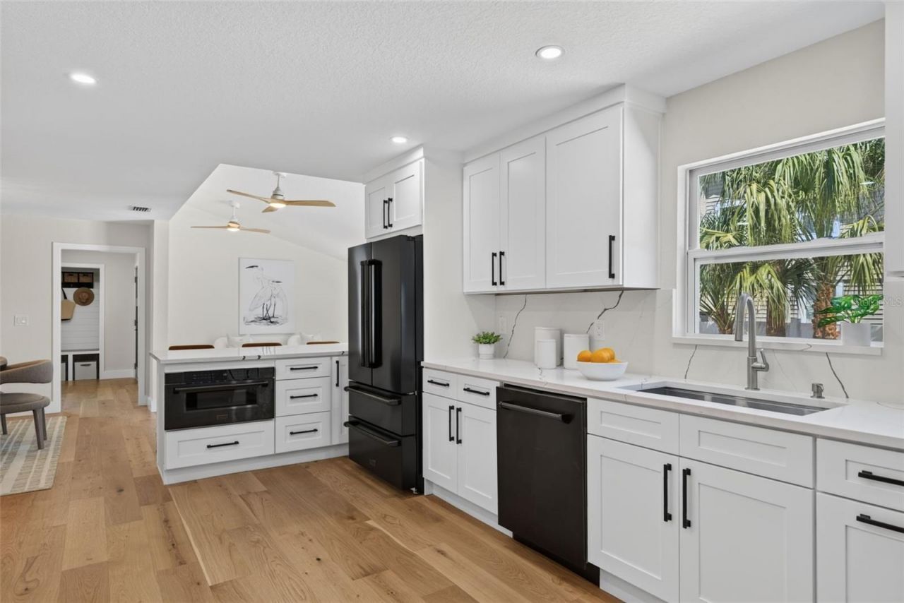 310 Park Street N, Saint Petersburg, FL 33710 Photo