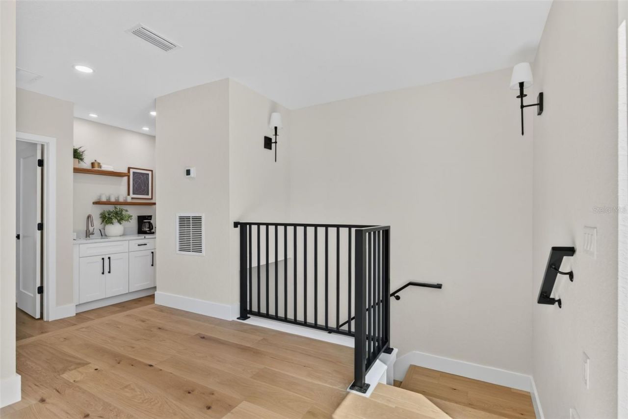 310 Park Street N, Saint Petersburg, FL 33710 Photo