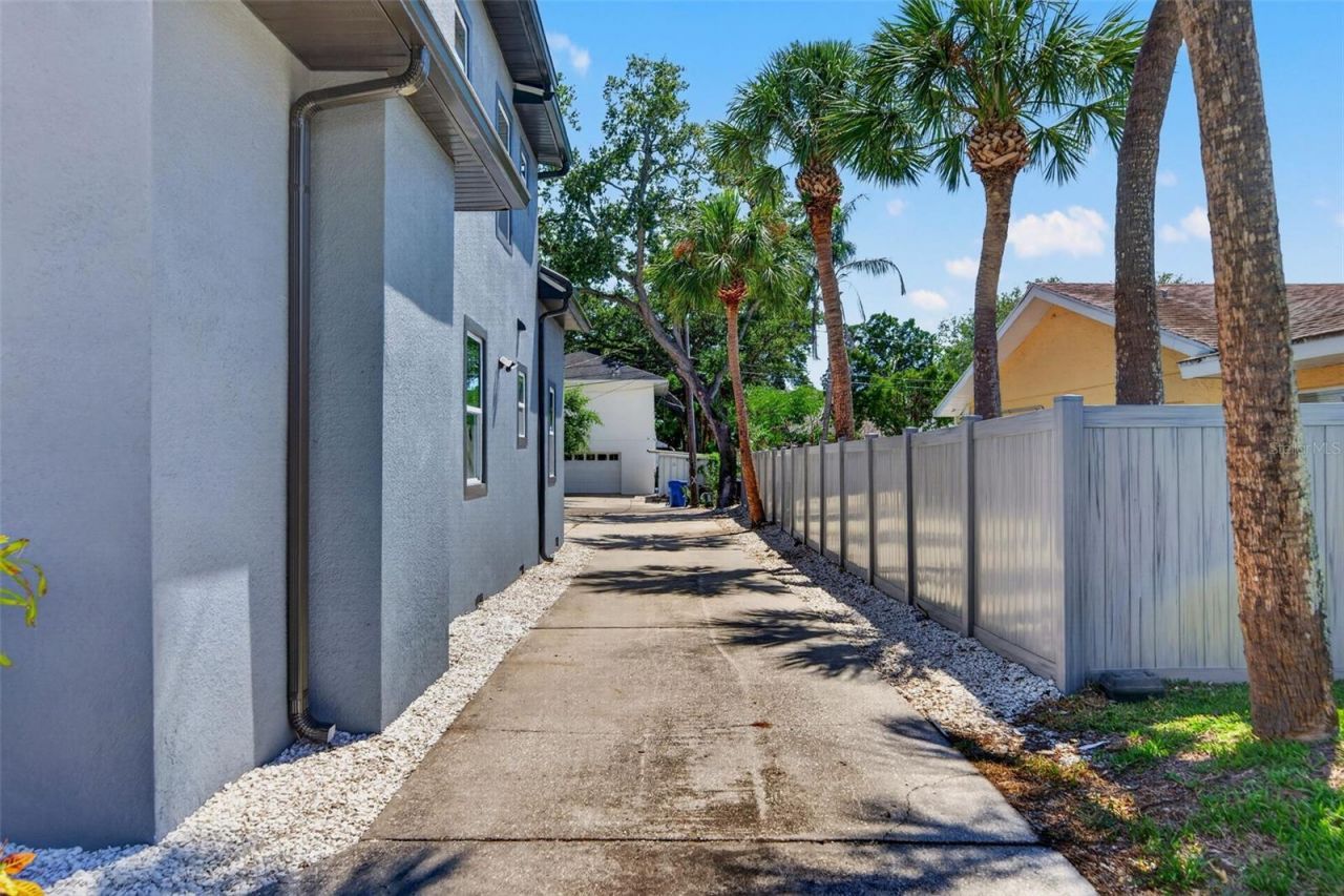 310 Park Street N, Saint Petersburg, FL 33710 Photo