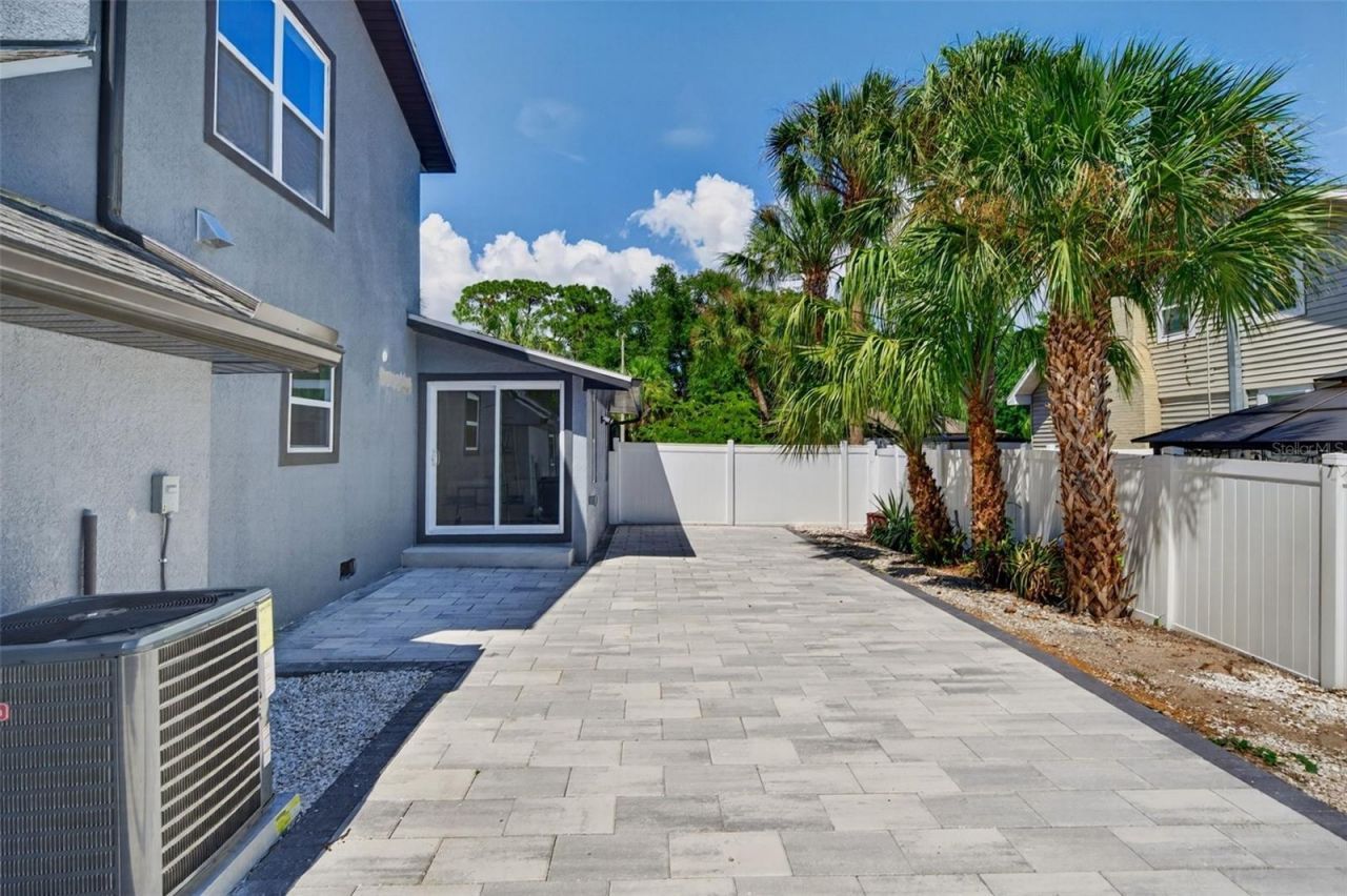 310 Park Street N, Saint Petersburg, FL 33710 Photo