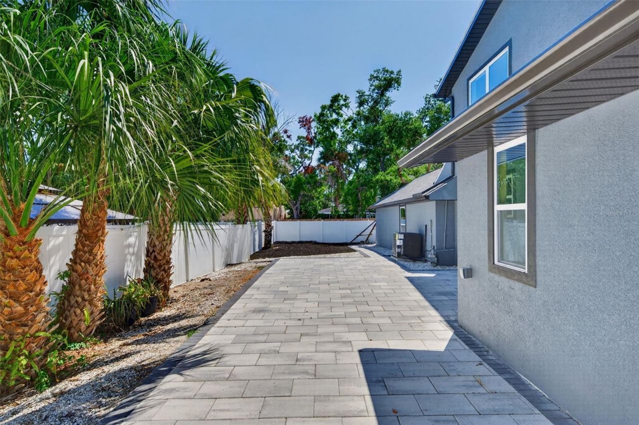 310 Park Street N, Saint Petersburg, FL 33710 Photo