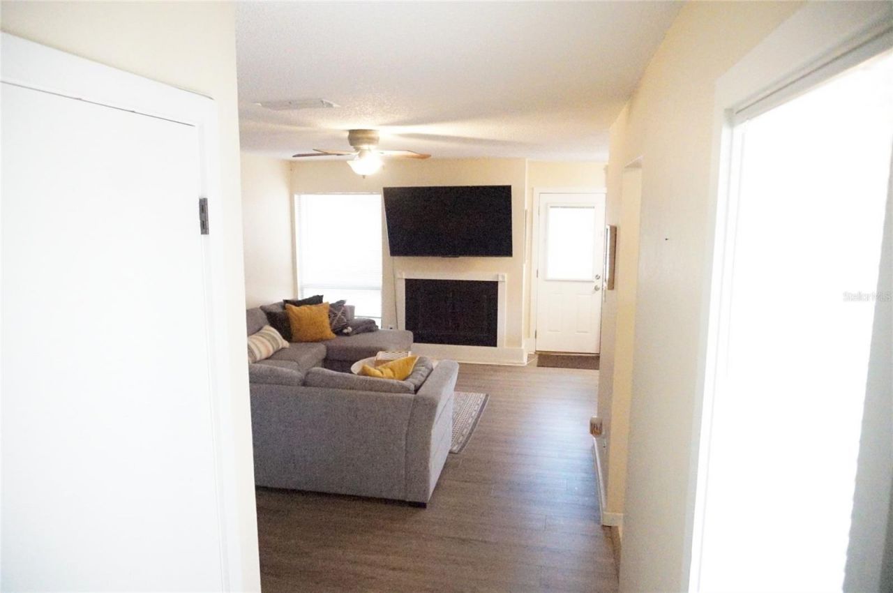 695 & 693 Belflower Place , Altamonte Springs, FL 32701 Photo