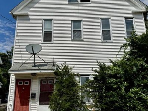3-5 Willow St, Holyoke, MA 01040