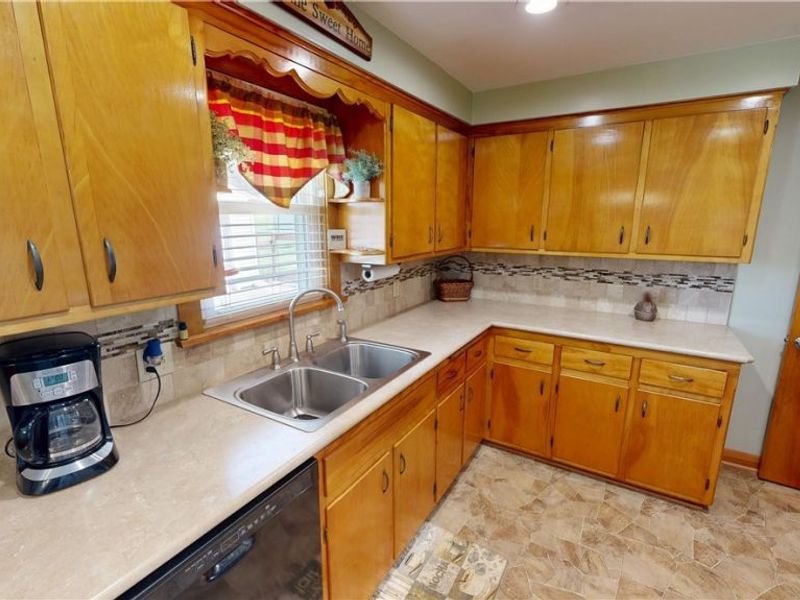 653 N Bon Air Avenue, Youngstown, OH 44509 Photo 10