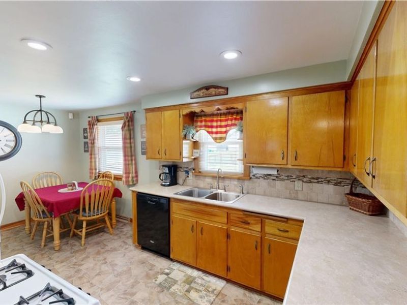 653 N Bon Air Avenue, Youngstown, OH 44509 Photo 11