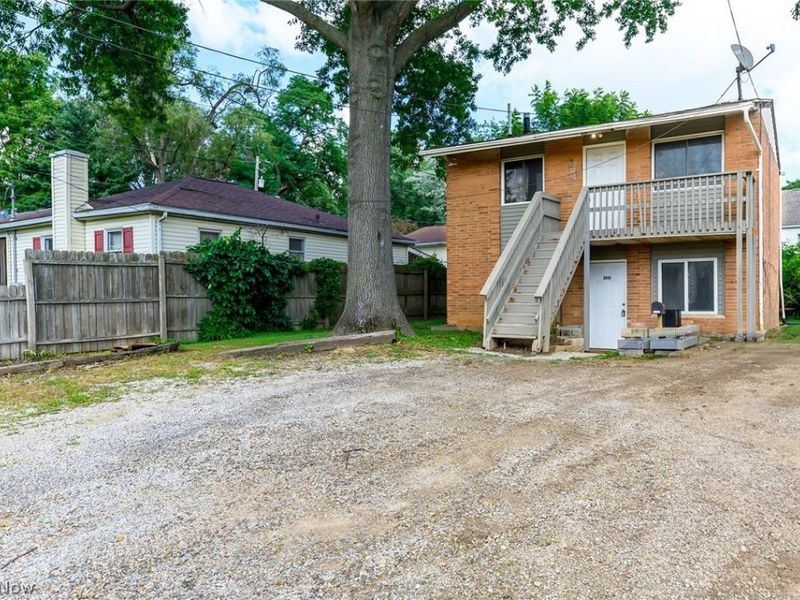 2045-2047 20th Street SW, Akron, OH 44314 Photo 2