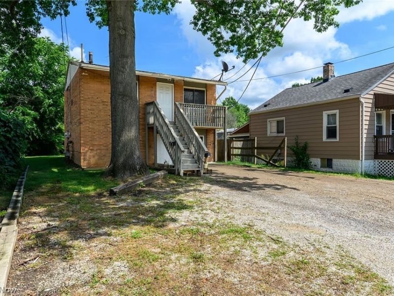 2045-2047 20th Street SW, Akron, OH 44314 Photo 3