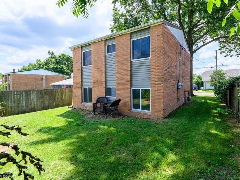 2045-2047 20th Street SW, Akron, OH 44314 Photo 4