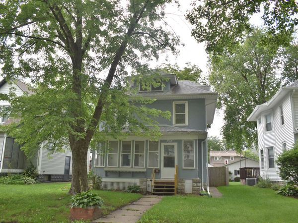 2113 14th Street , Moline, IL 61265