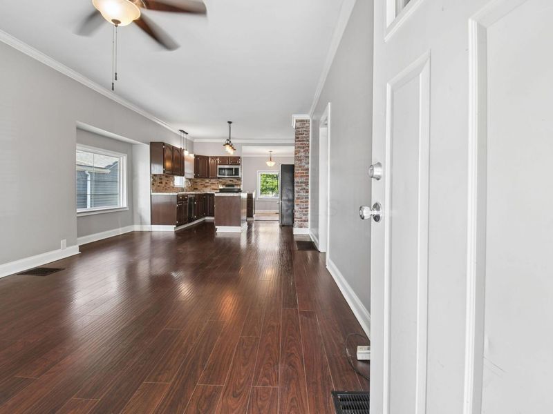 87 Maple Drive , Columbus, OH 43228 Photo 8