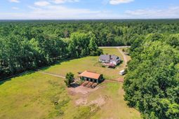 1756 Fish Road photo 4