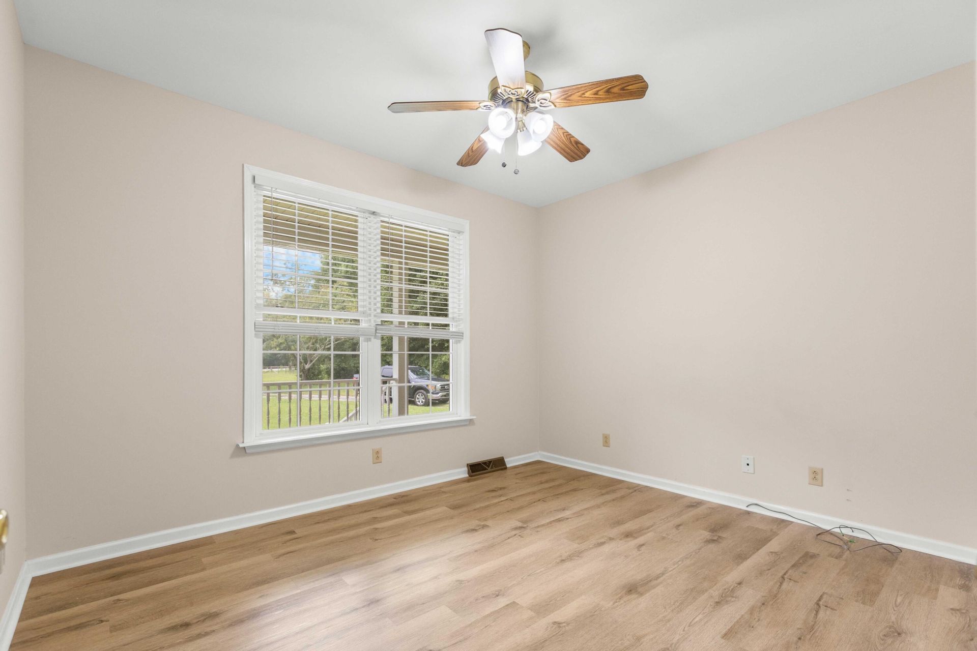 1756 Fish Road Photo 20