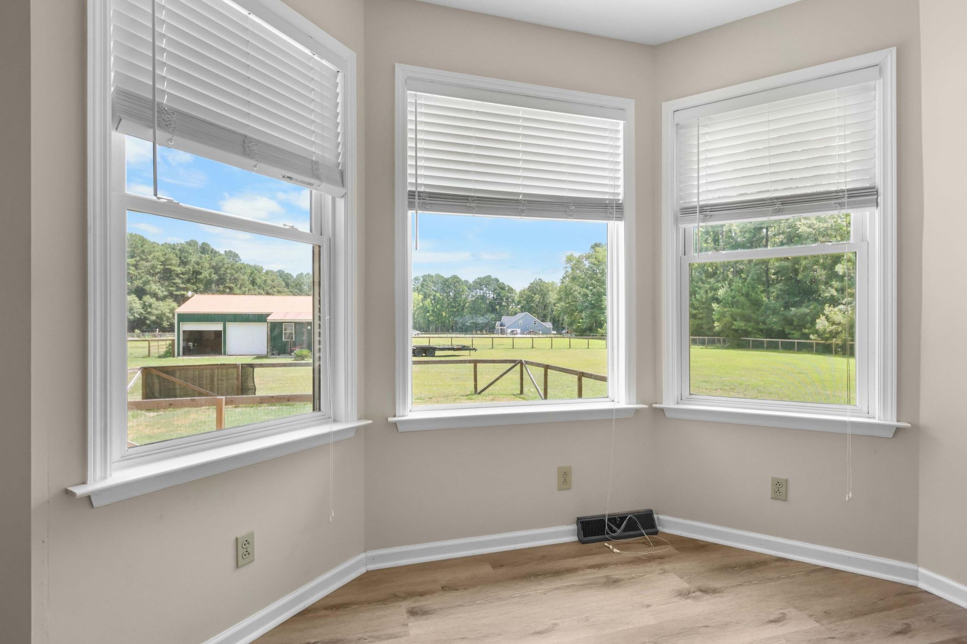 1756 Fish Road Photo 20