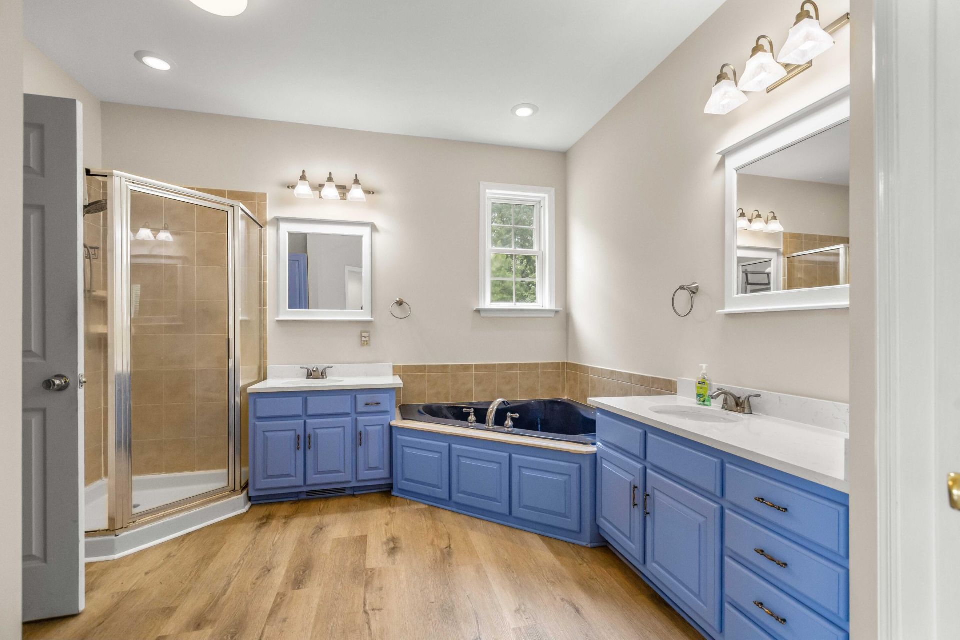 1756 Fish Road Photo 25