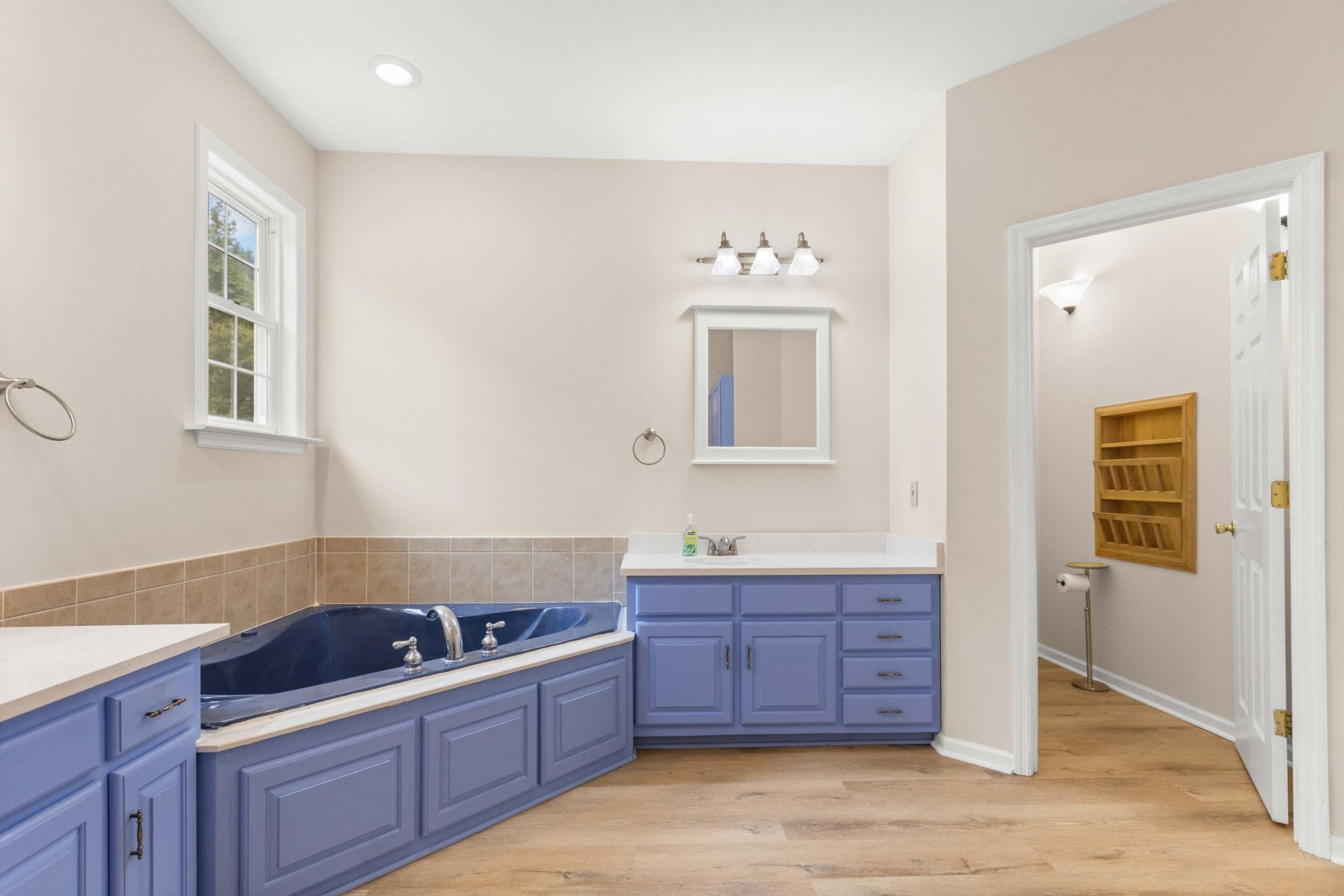 1756 Fish Road Photo 27