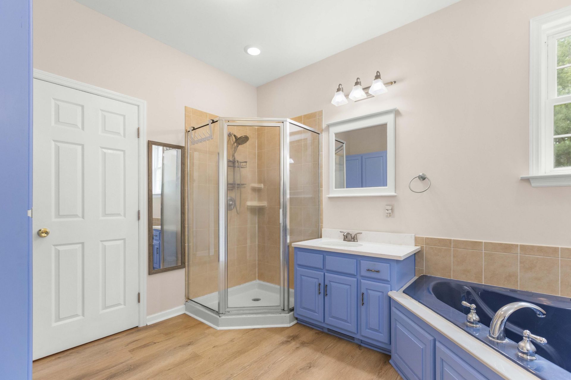 1756 Fish Road Photo 28