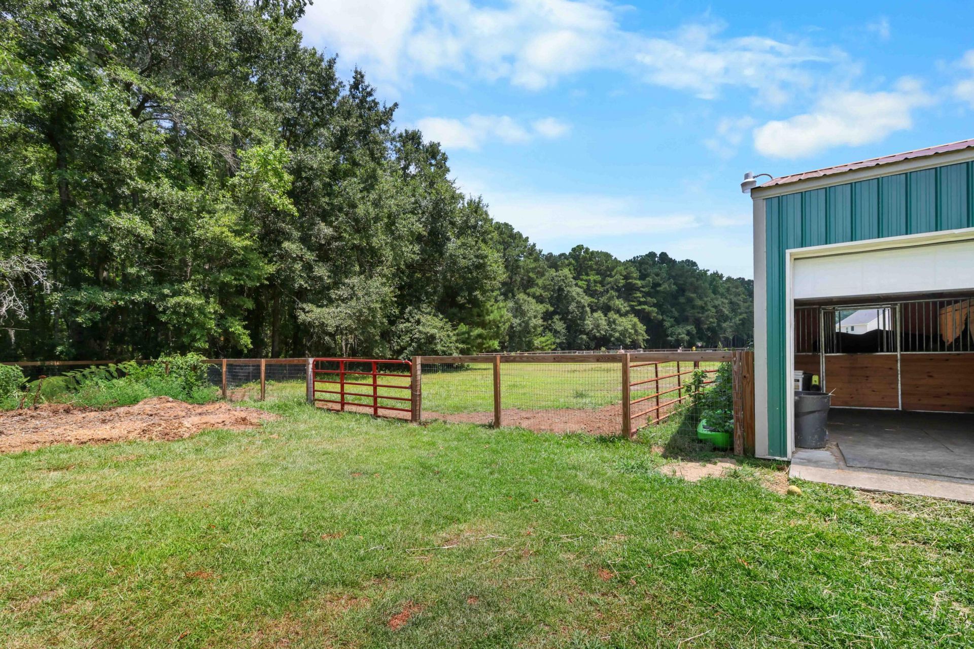 1756 Fish Road Photo 32