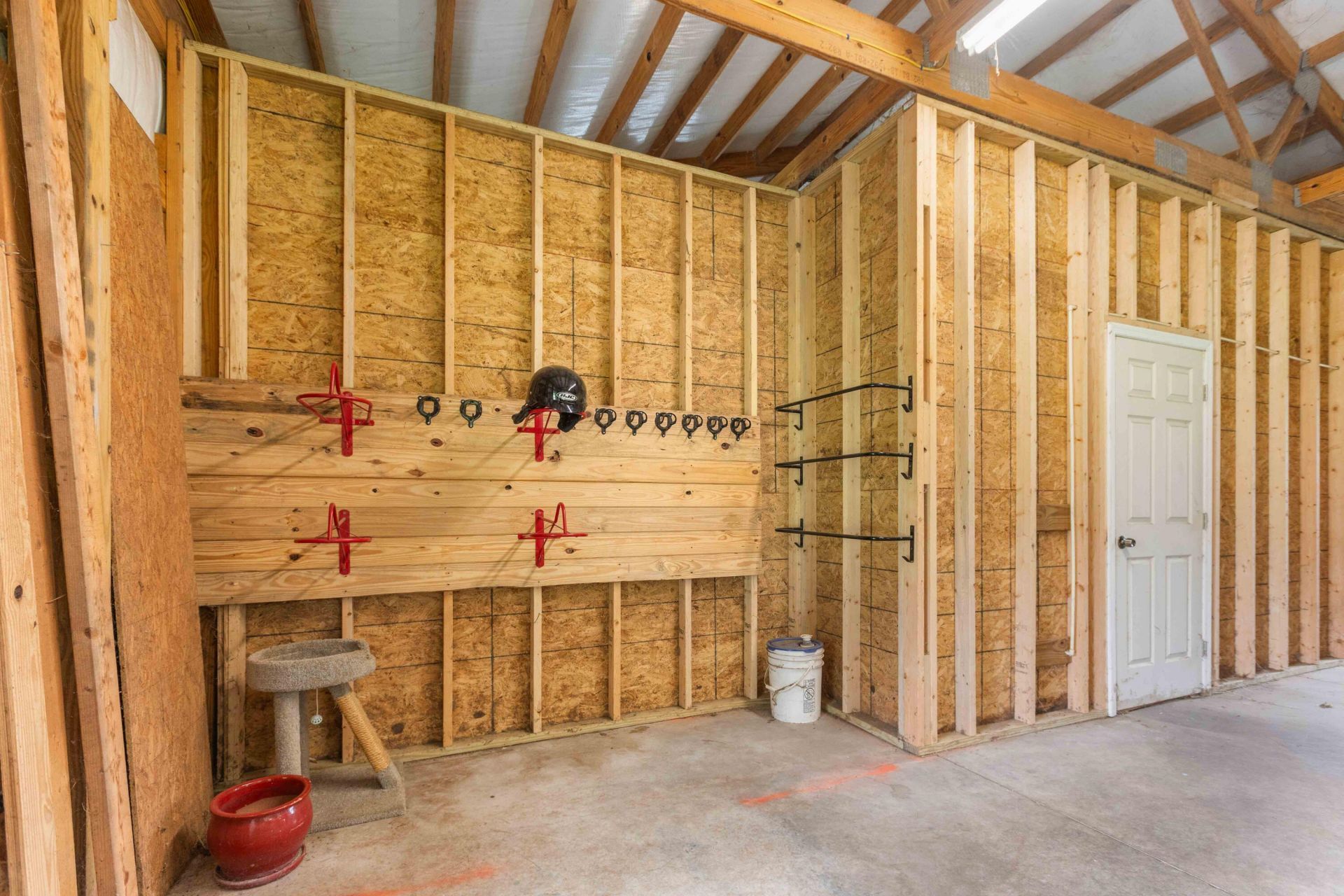 1756 Fish Road Photo 33
