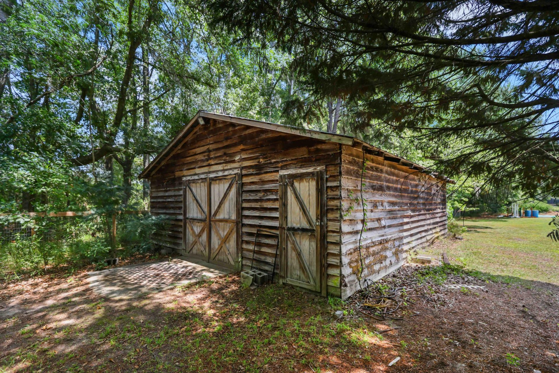 1756 Fish Road Photo 40