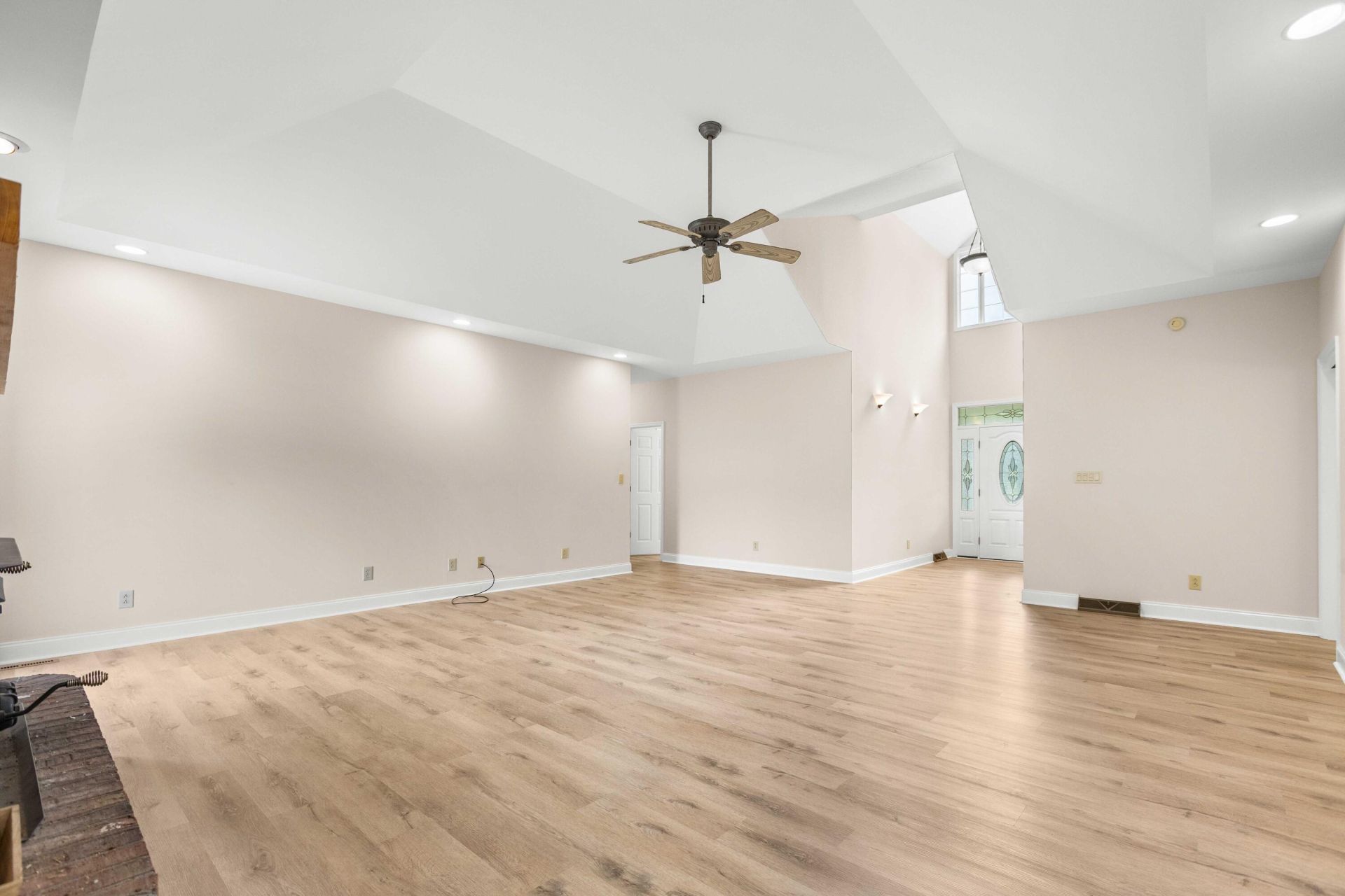 1756 Fish Road Photo 9