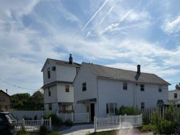 44 Broadway , Hamilton Beach, NY 11414