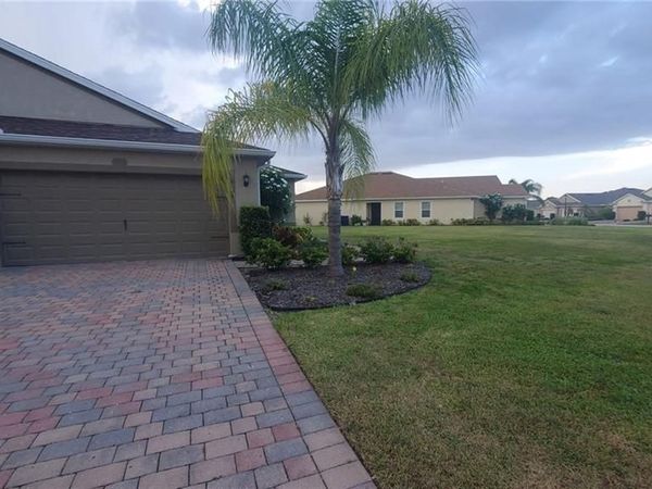 10709 Crossback LN, LEHIGH ACRES, FL 33936