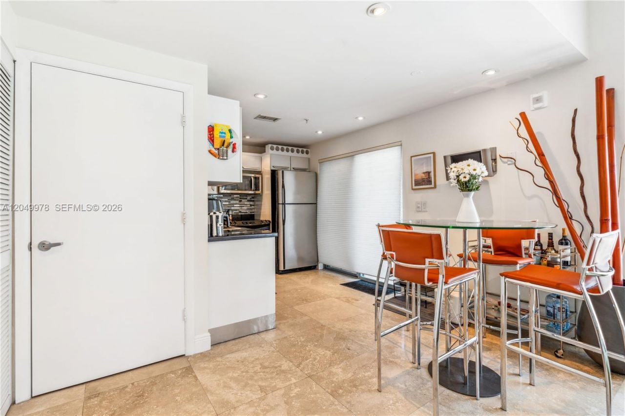 7700 Collins Ave , Unit 3, Miami Beach, FL 33141 Photo