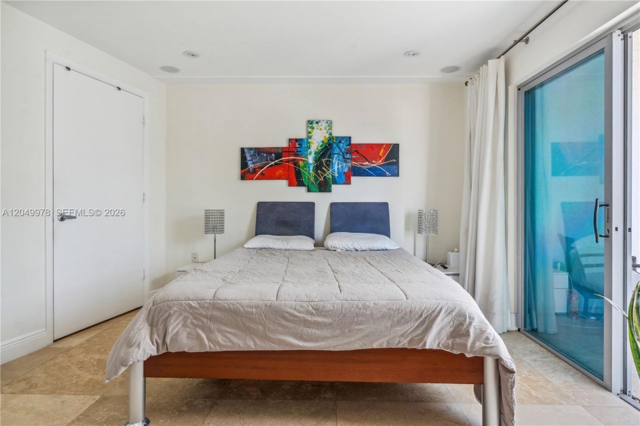7700 Collins Ave , Unit 3, Miami Beach, FL 33141 Photo