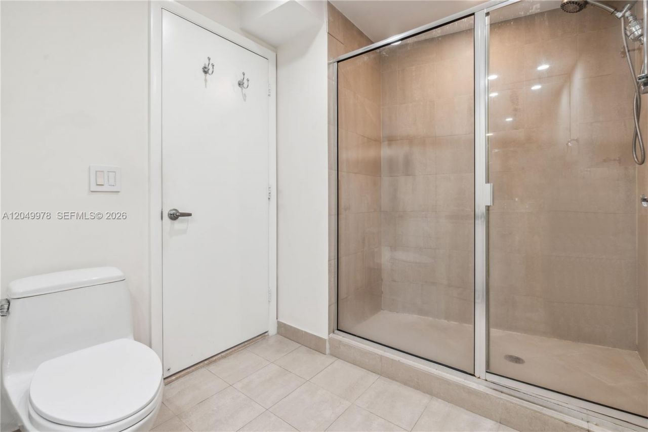 7700 Collins Ave , Unit 3, Miami Beach, FL 33141 Photo