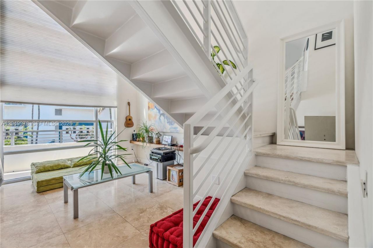 7700 Collins Ave , Unit 3, Miami Beach, FL 33141 Photo