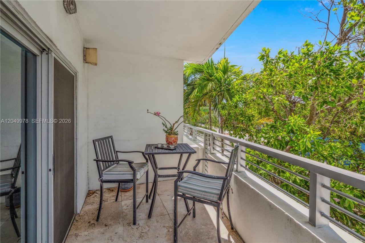 7700 Collins Ave , Unit 3, Miami Beach, FL 33141 Photo