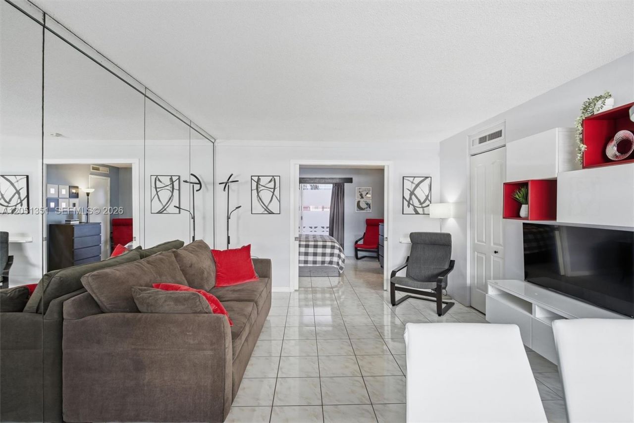 3133 S Ocean Dr, Unit 218, Hallandale Beach, FL 33009 Photo