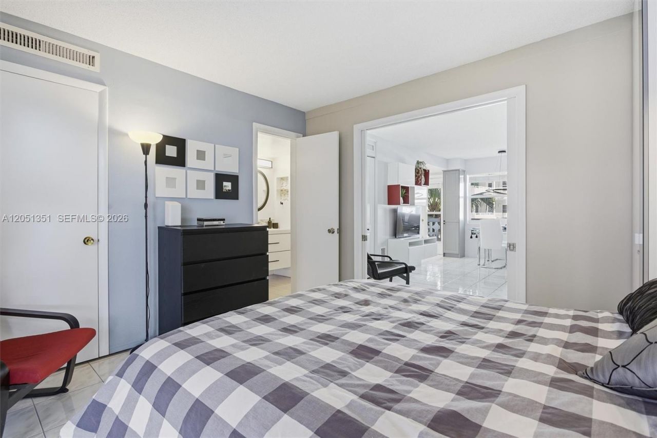 3133 S Ocean Dr, Unit 218, Hallandale Beach, FL 33009 Photo