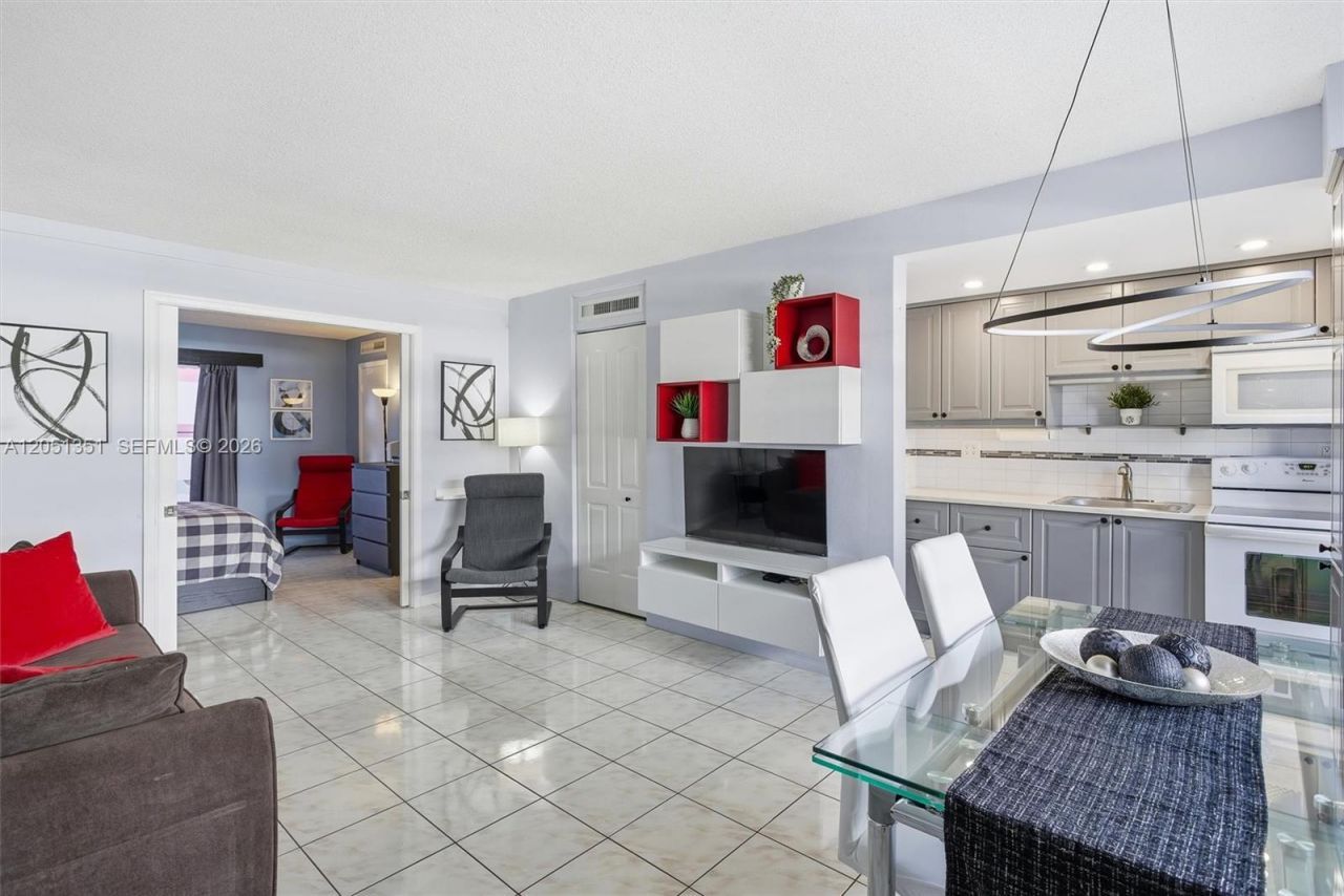 3133 S Ocean Dr, Unit 218, Hallandale Beach, FL 33009 Photo
