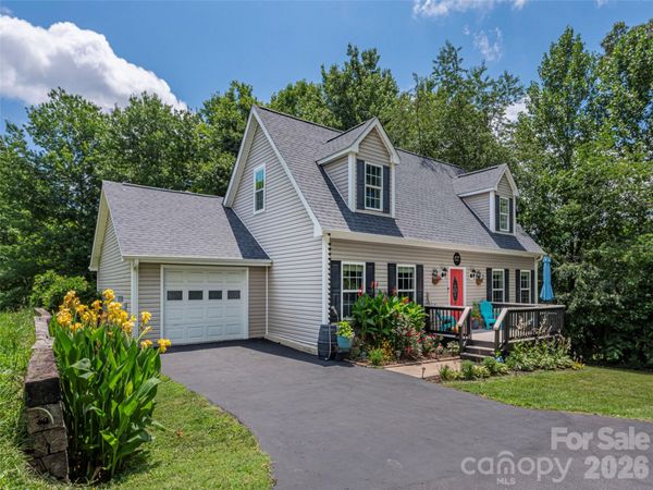 527 East Street , Candler, NC 28715