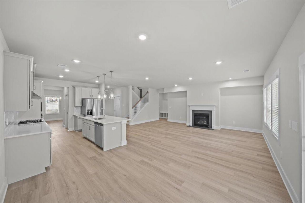 443 Radiant Blue Way Photo 15