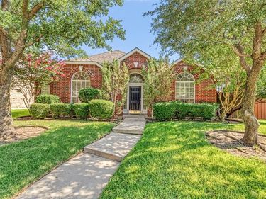 1438 Royal Oaks Drive, Frisco, TX 75036