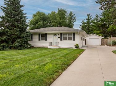 7731 Western Avenue, Omaha, NE 68114
