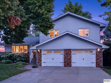 213 Barrington Drive, Gretna, NE 68028