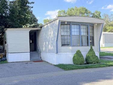 12604 Aurora Plaza, Unit 284, Omaha, NE 68164