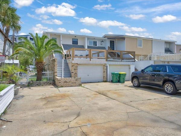 415 Gulf Shore Drive, Unit 17, Destin, FL 32541